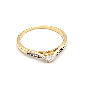 Zlatý prsten se zirkony a skrytým srdcem 1,43g