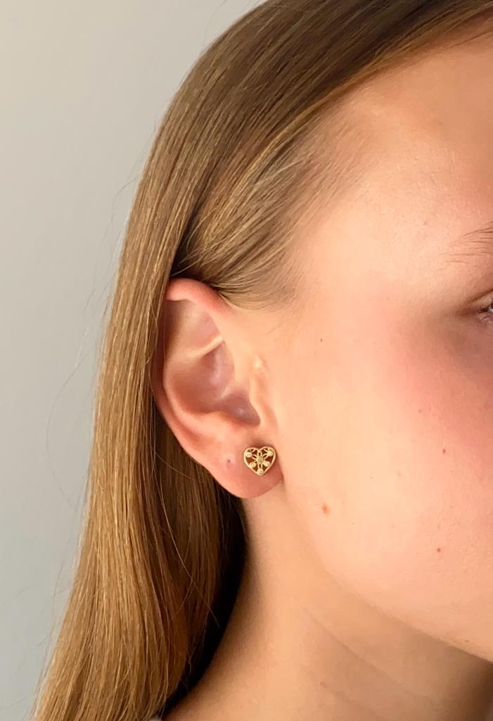 Zlaté náušnice srdíčka se zirkony na šroubek 1,80g