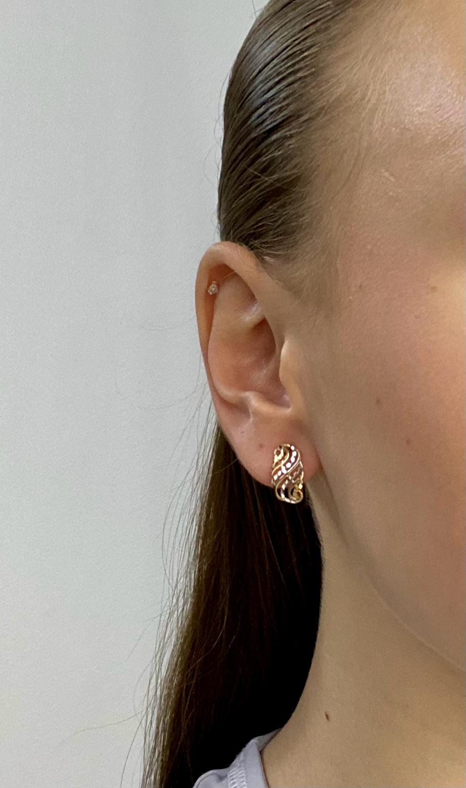 Zlaté náušnice vlnky zdobené dvě barvy zlata 1,86g