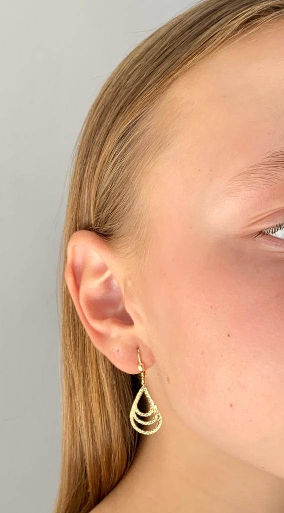 Zlaté náušnice kapky zdobené gravírováním 2,15g