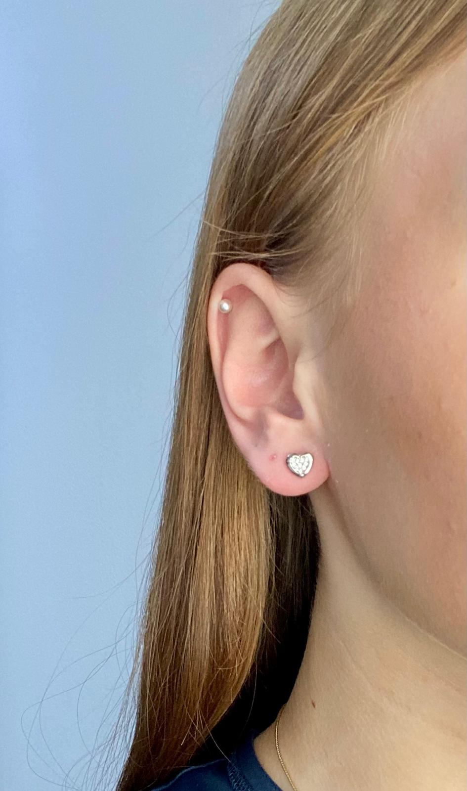 Náušnice z bílého zlata srdíčka se zirkony na šroubek 1,30g