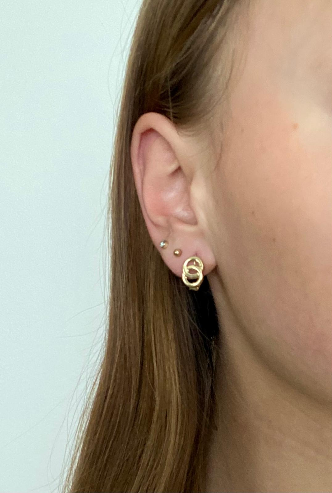 Zlaté náušnice propojená kolečka na klips 1,60g