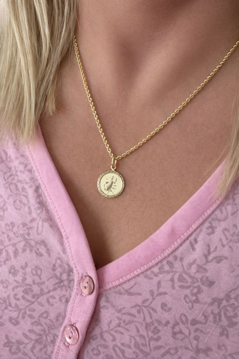 Zlatý přívěsek znamení štír 