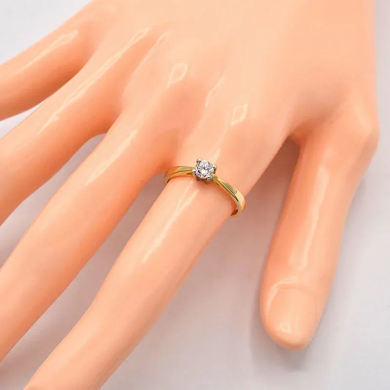 Zlatý zásnubní prsten kombinovaný  1,90g