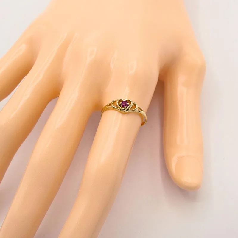 Zlatý prsten srdíčko s červeným kamínkem 1,18g