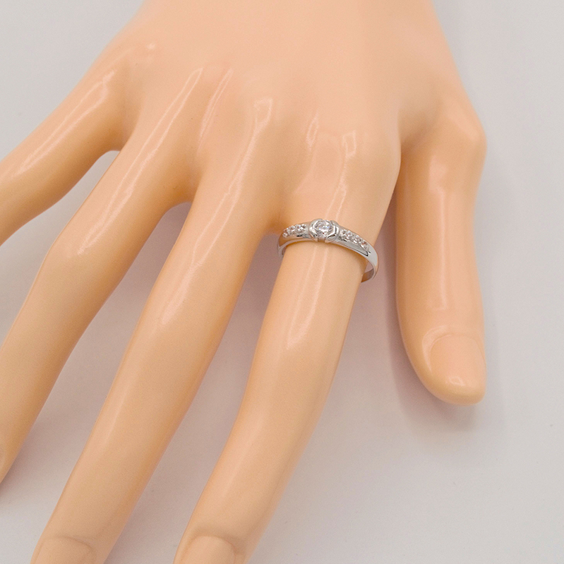 Prsten z bílého zlata, se zirkony 1,60g