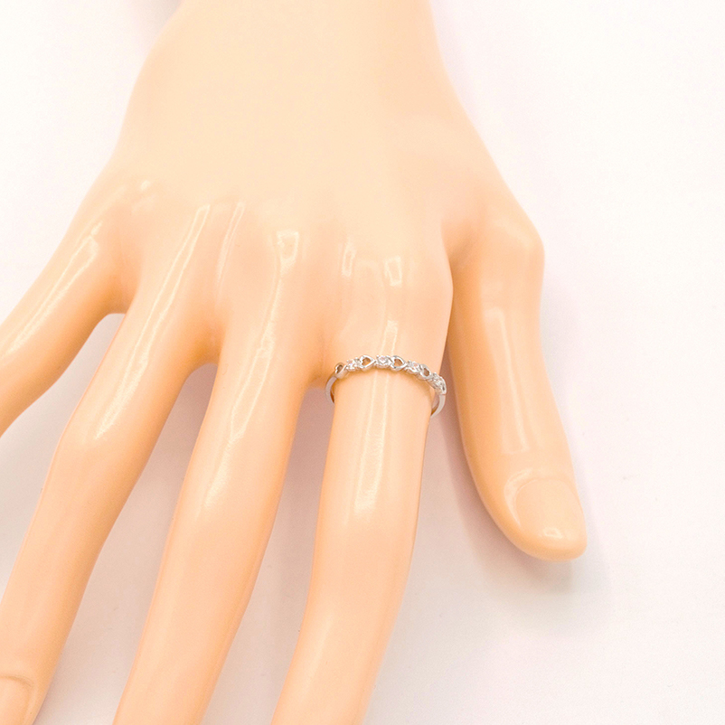 Prsten z bílého zlata, se srdíčky a zirkony 1,12g