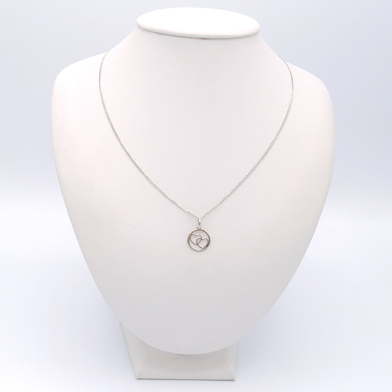 Přívěsek z bílého zlata, srdíčka v kolečku 0,35g