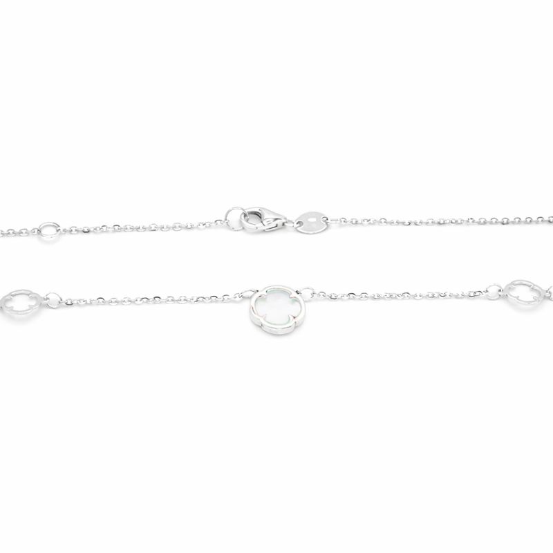 Řetízek z bílého zlata se čtyřlístkem s perletí 