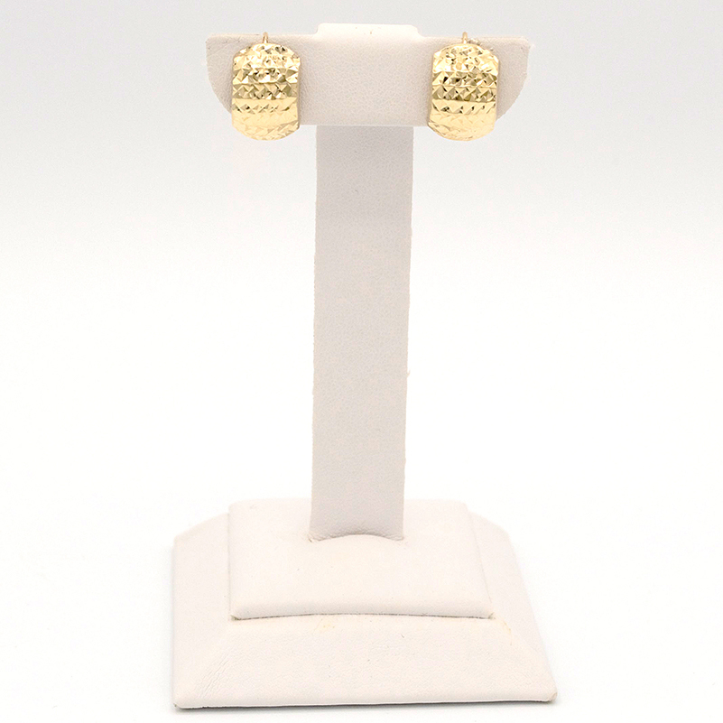 Zlaté náušnice zaoblené s gravírováním lesklé 1,90g